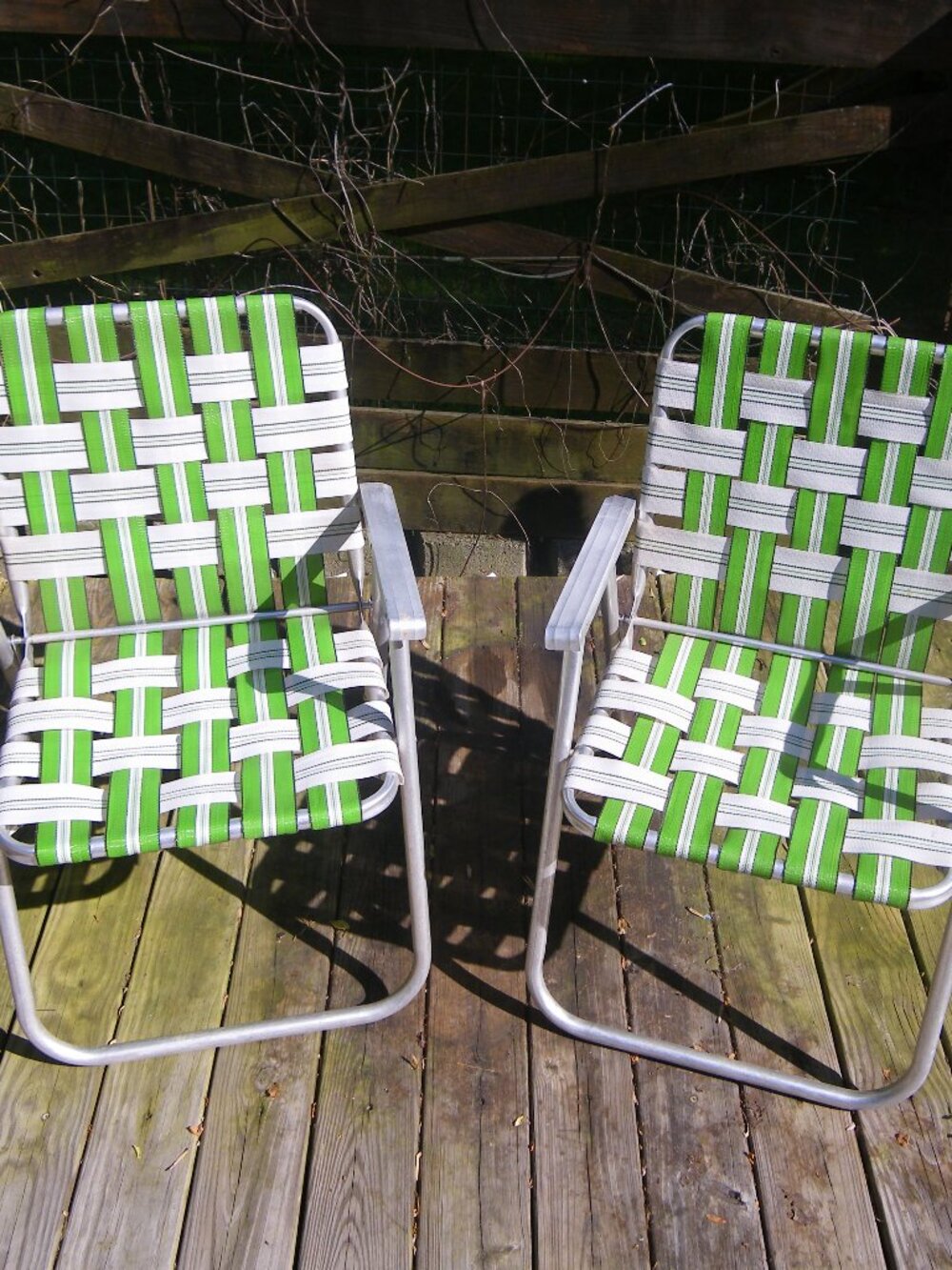 2 Vintage Lightweight Aluminum Folding Webbed Beach Lawn Chair Green-White-Black